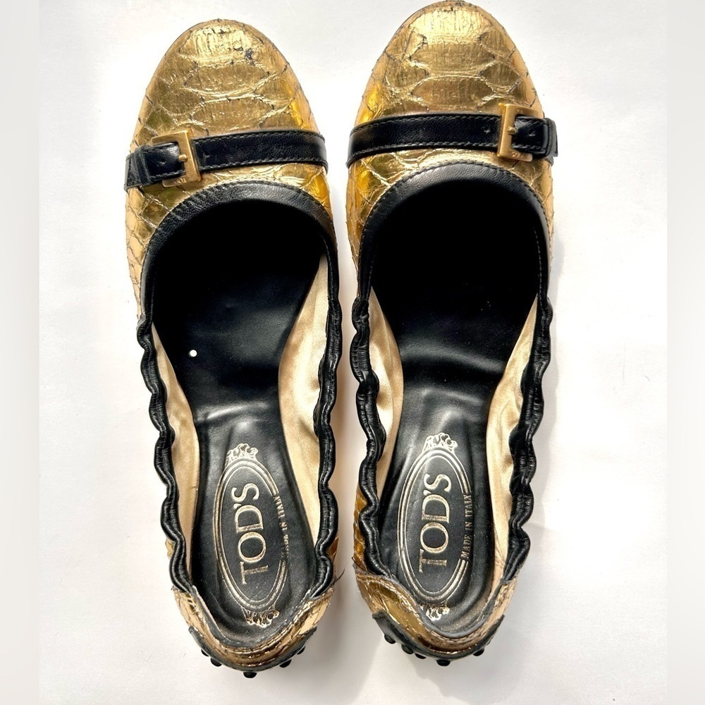 Tod’s Metallic Gold Ballerina Flats 38 black buckle Tods